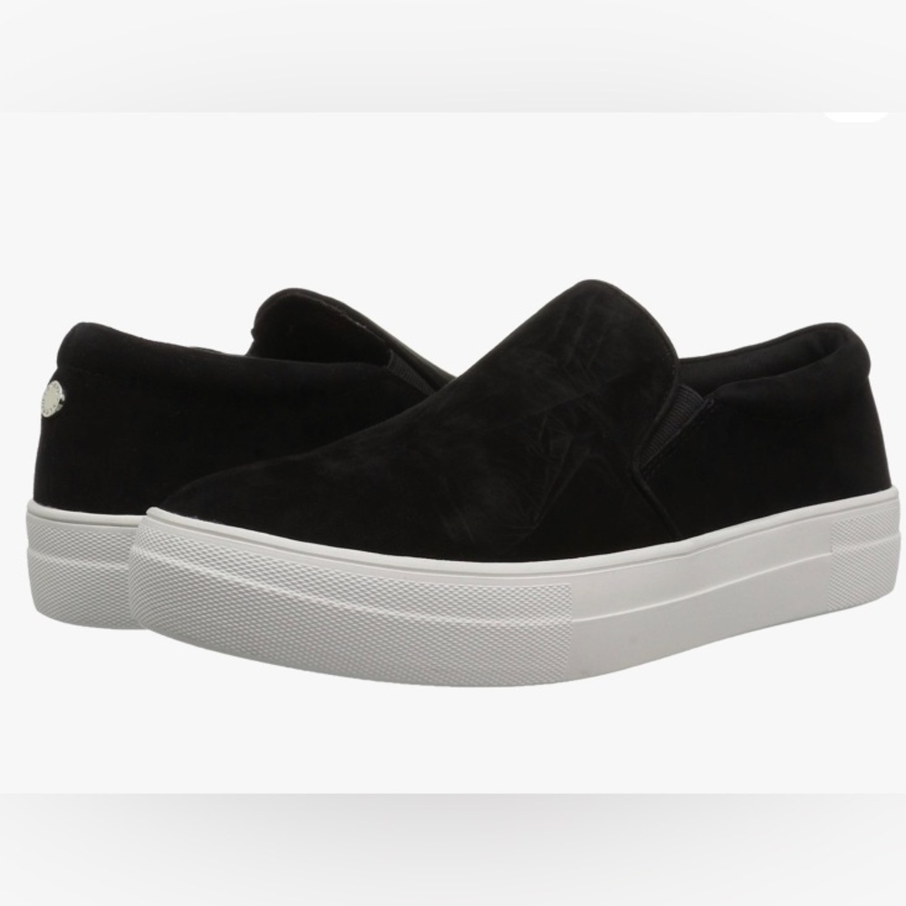 Steve Madden Gil Slip On Sneaker  size 6 1/2 Wide